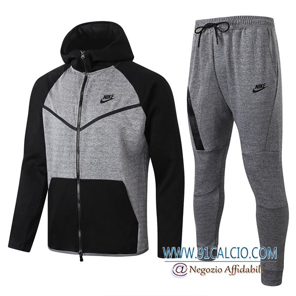 tuta nike cappuccio